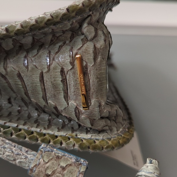 NWT Kate Spade Mini Kylie snakeskin-like, gold chain strap, drawstring purse - Picture 6 of 13